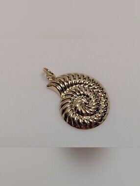 18 Kt Gold Filled Cinch Shell Pendant W072126-06